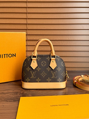 Louis Vuitton Alma Nano
