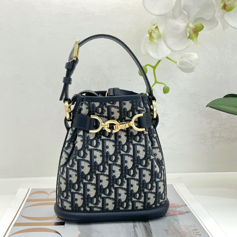 Louis Vuitton crossbody bag