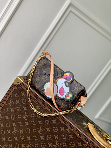 Louis Vuitton Pochette Accessoires Monogram X