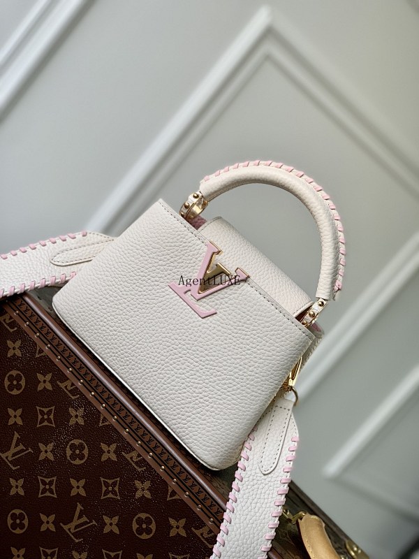 Louis Vuitton Capucines BB Taurillon LV