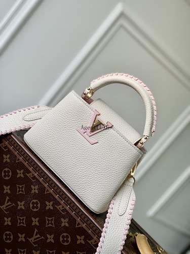 Louis Vuitton Capucines BB Taurillon LV