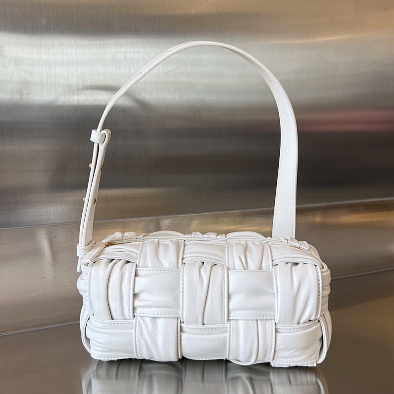 Bottega Veneta 520 Brick Happa 23.5x10.5x10