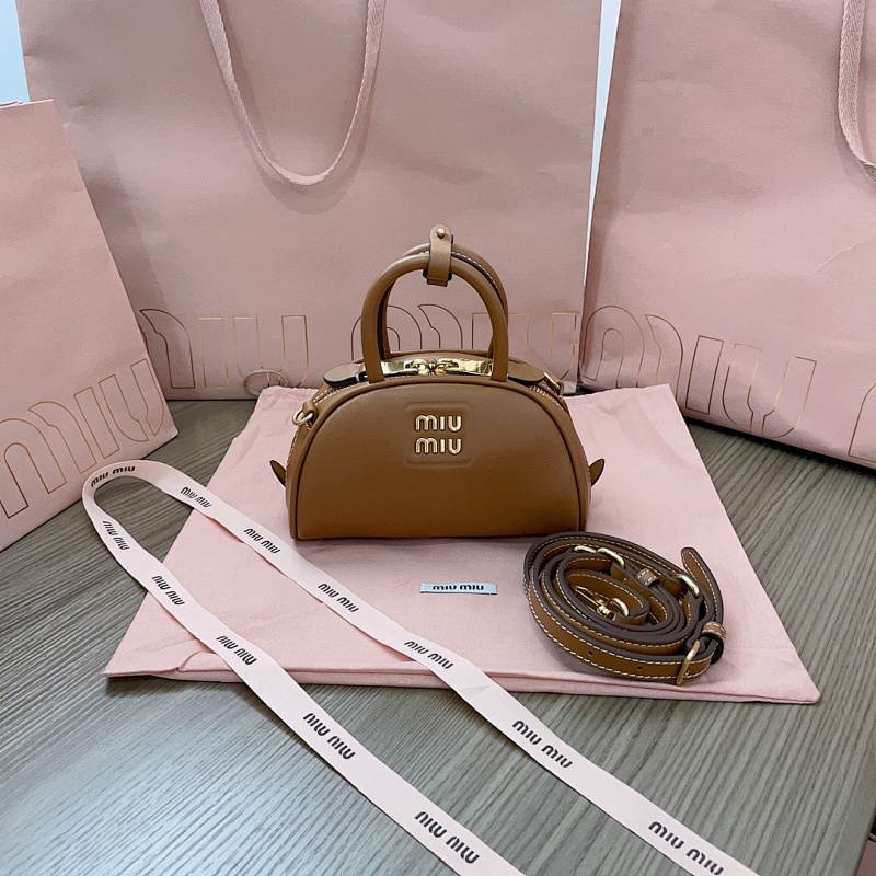 Miu Logo 18X11.5X8Cm