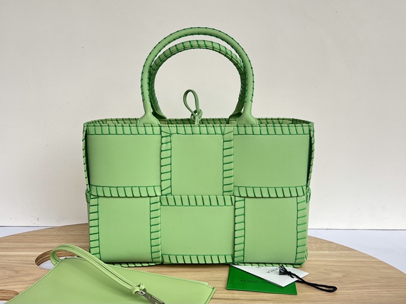 B Arco Tote 30x20x11.5