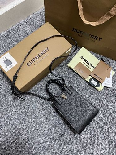 B Frances Thomas Burberry IPhone