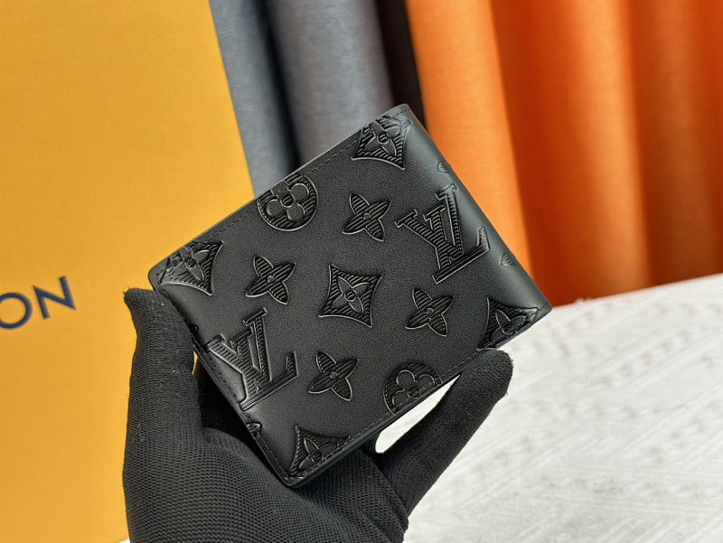 Louis Vuitton Multiple Monogram Shadow Monogram 11.5 9 1.5cm