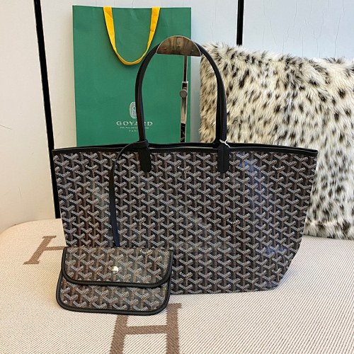 Shopping bag from Agentluxe