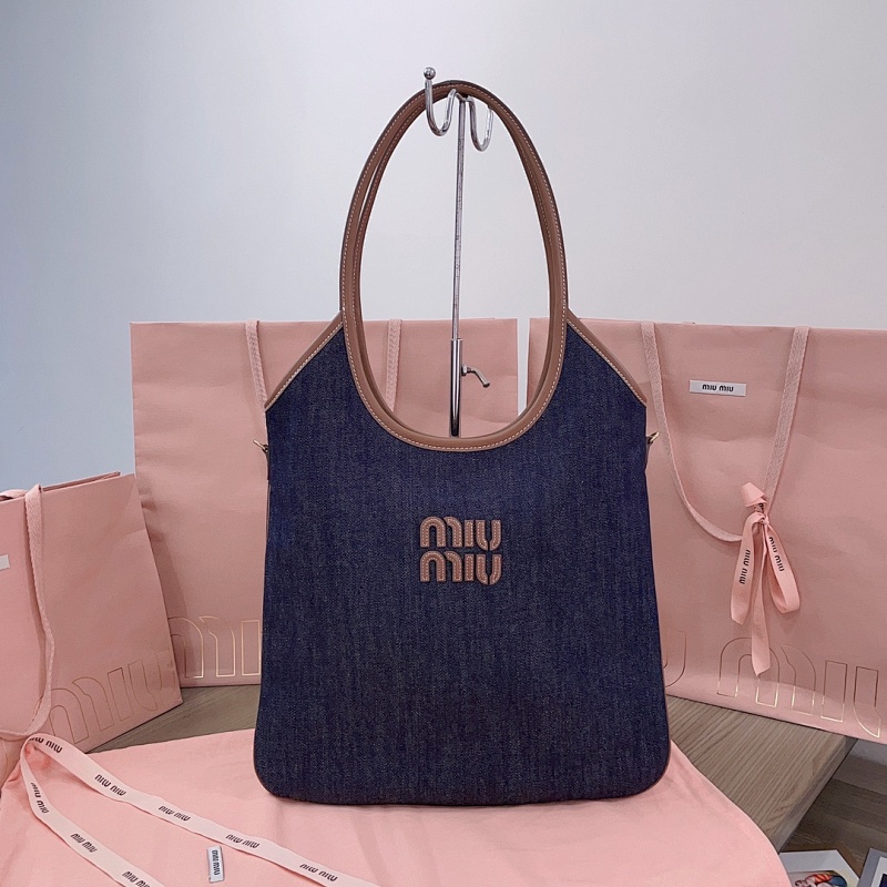 Miu Logo 35 X 40Cm