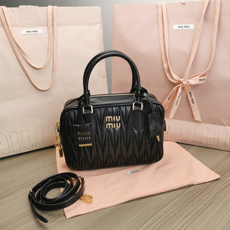 MiuMiu Too Pretty Matelasse MiuWander 24X16X7.5CM