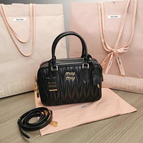 MiuMiu Too Pretty Matelasse MiuWander 24X16X7.5CM