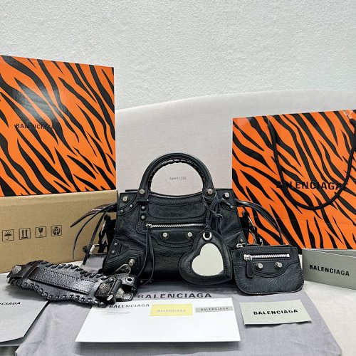 Balenciaga Balenciagα Neo Cagole