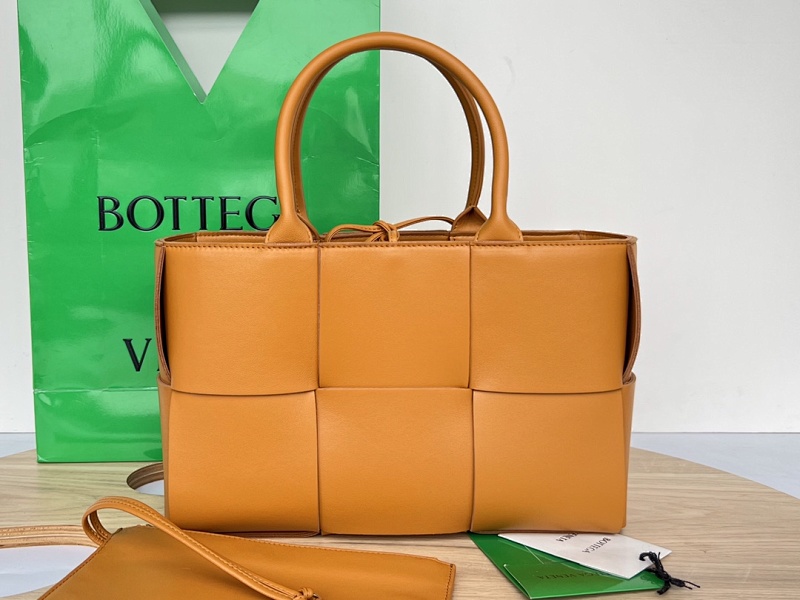 B Mini Tote 30X20x11.5