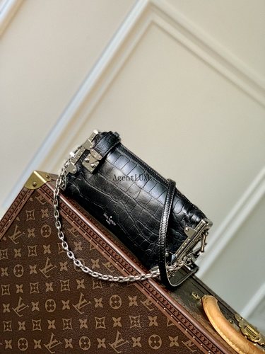 Louis Vuitton Slim Trunk S-lock
