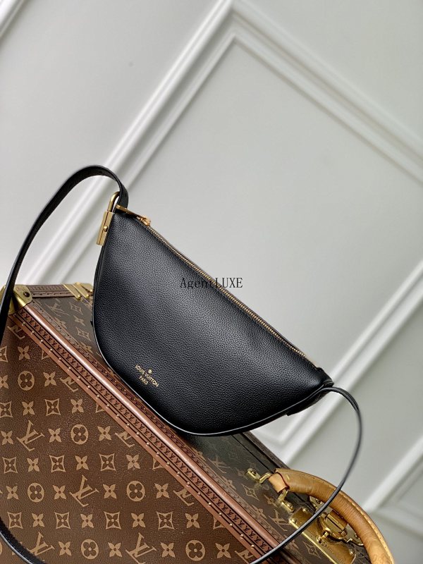 Louis Vuitton crossbody bag