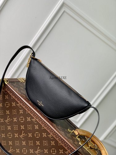 Louis Vuitton crossbody bag