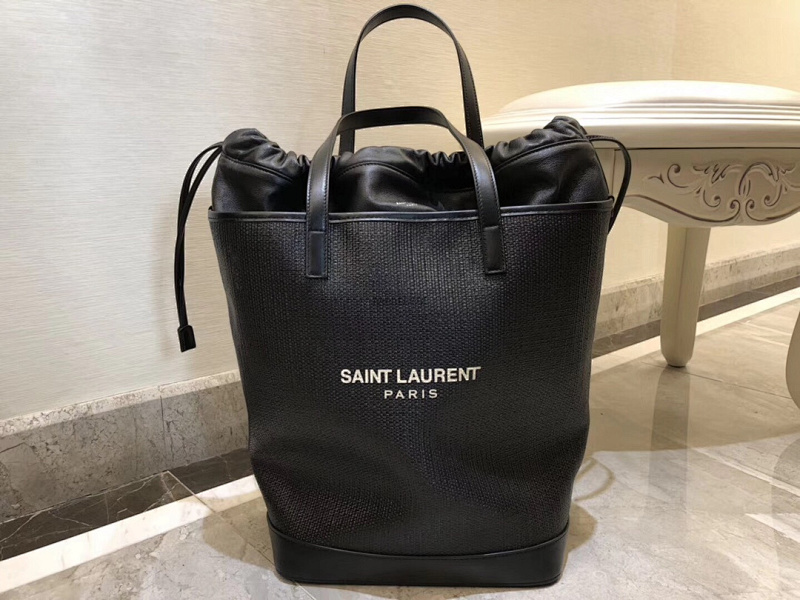 Shopping bag from Agentluxe