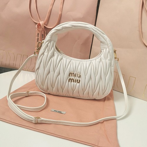 MiuMiu MiuWander Matelasse 23X13X7