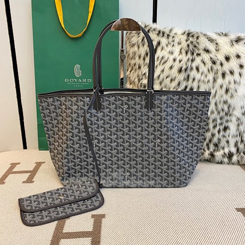 Shopping bag from Agentluxe