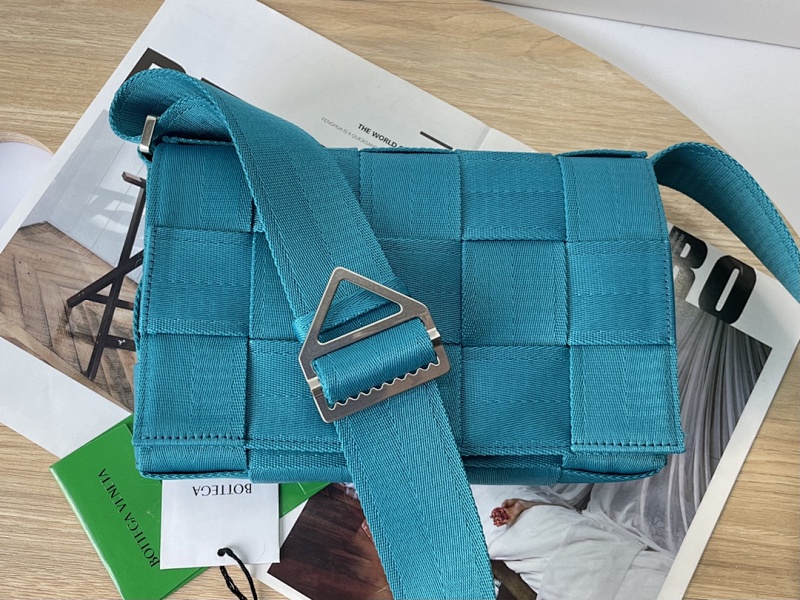 Bottega Veneta Logo Bottega 24x15.5x5.5