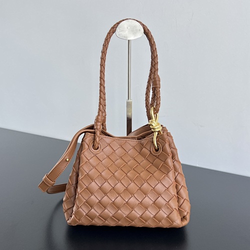 BV Intrecciato Mini BV Knot Size 21X17X16.5cm