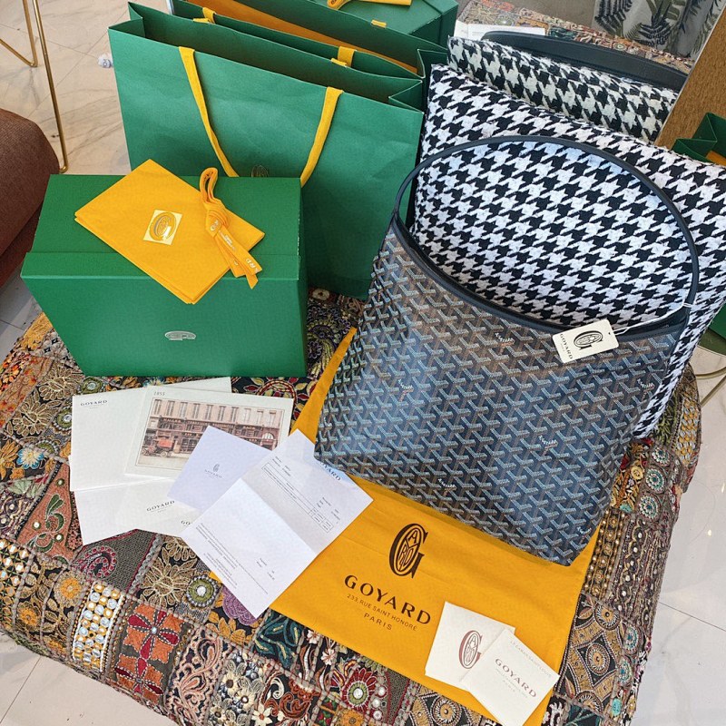 Goyard shoulder bag