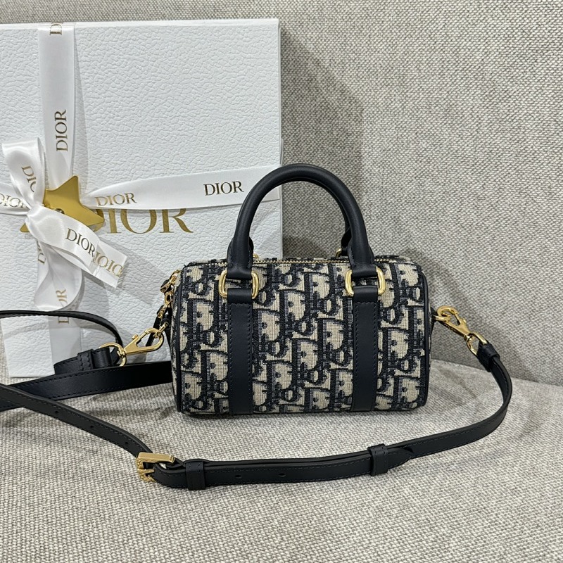Louis Vuitton crossbody bag