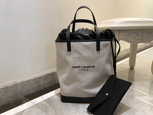 Shopping bag from Agentluxe