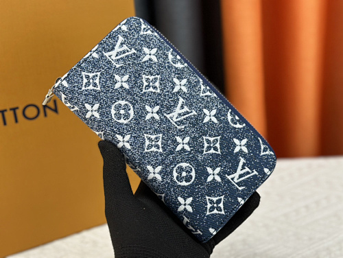 Louis Vuitton Monogram Vivienne Holidays Vivienne