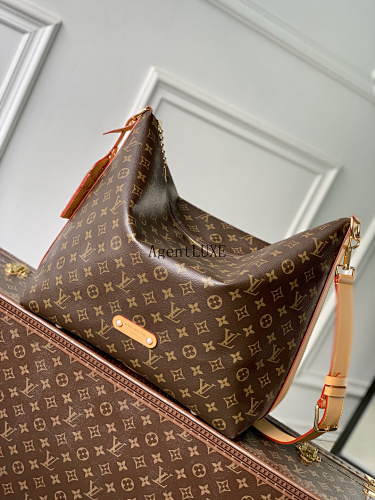 Louis Vuitton Vagabond Hobo Monogram LV