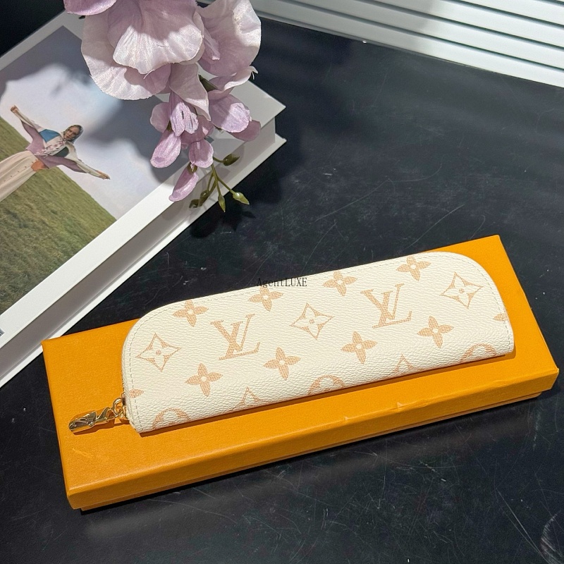 Louis Vuitton Charlotte