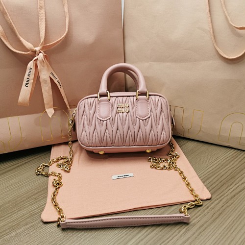 MiuMiu Too Pretty Matelasse MiuWander 17X10.5X5CM