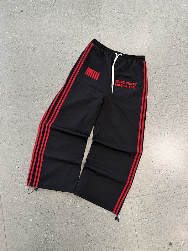27Woven Flag-print Trousers