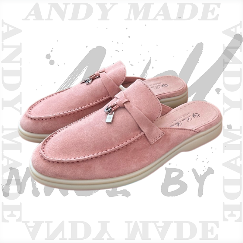 Classic Summer Charms Walk Mocatin Half DragItem ID