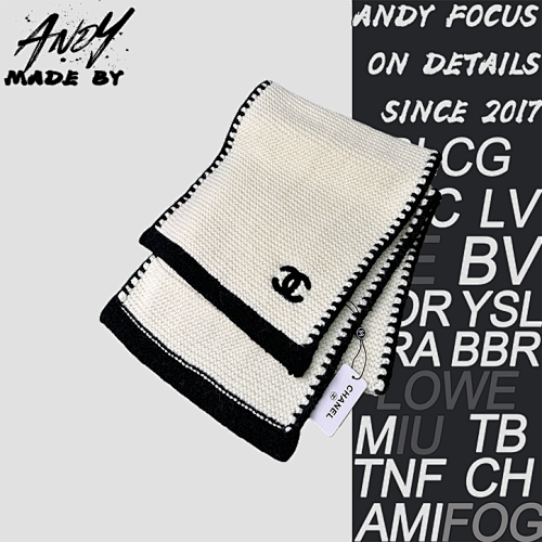 Small Chanel-trimmed Knitted Long Scarf