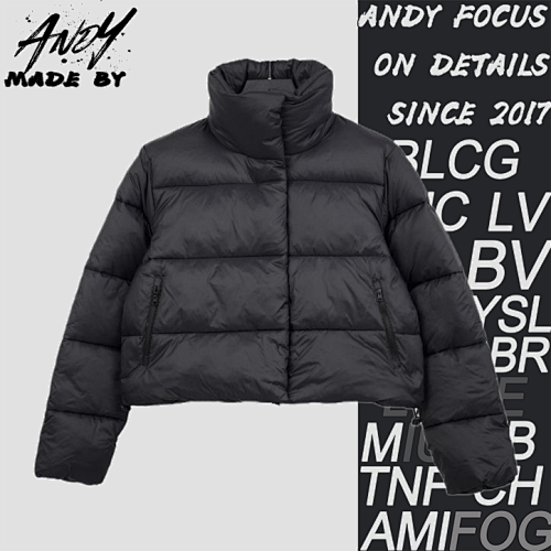 Kendall Jenner's Four-panel Short Down Jacket - Black