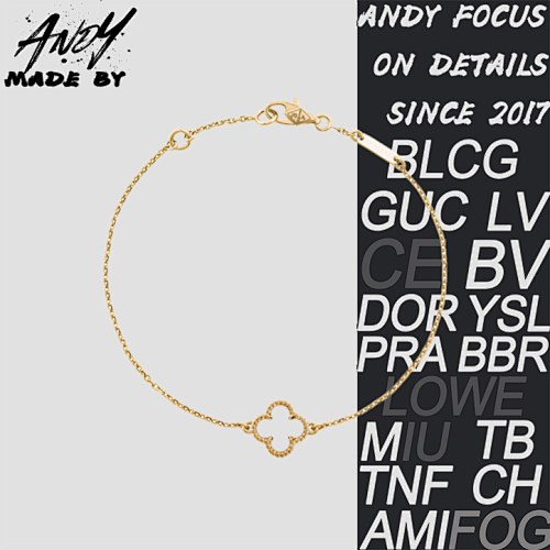 Mini White Beimu Single Flower Bracelet In Gold