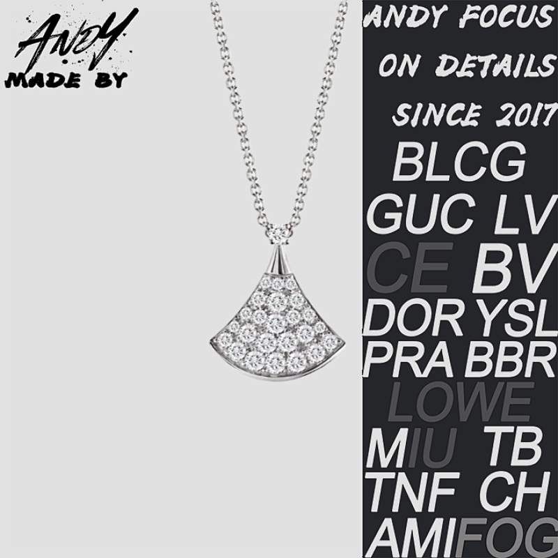 B Small Diamond Fan Necklace In White Gold