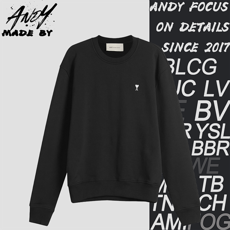 Heart-shaped Round Neck