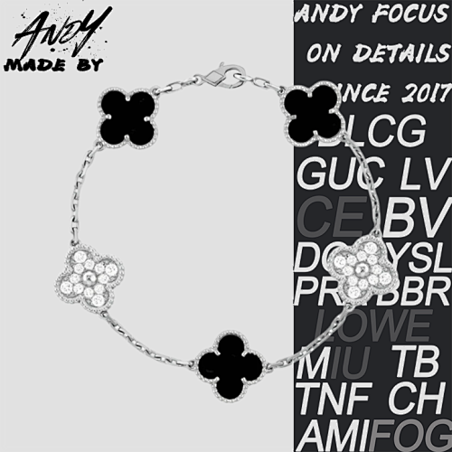 Van Clover Diamond Set Black Agate Bracelet