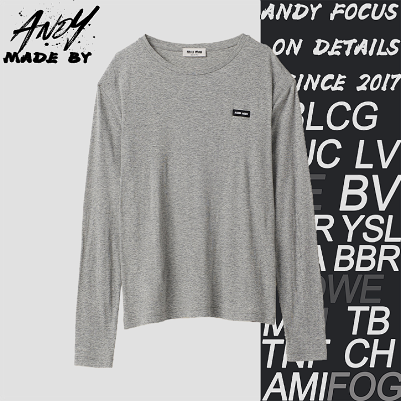 Gray Long-sleeved T-shirt With A Chin