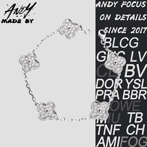 Van Full Diamond Five Flower Bracelet In White Gold