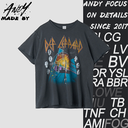 Crowd-Gazing Printed Short Sleeve