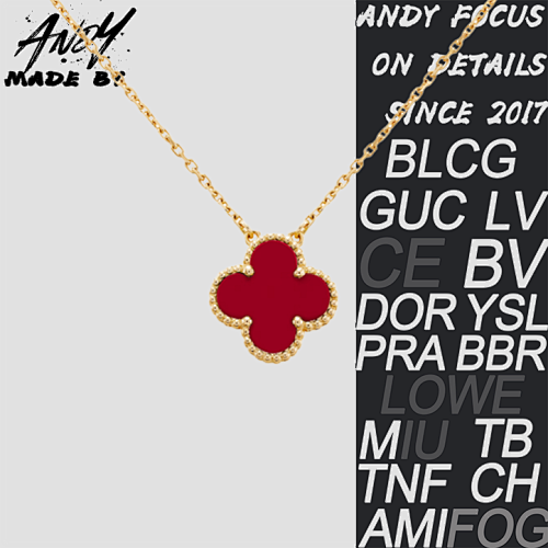 Cleef&Arpels Clover Necklace Red Agate Small Texture Of Material