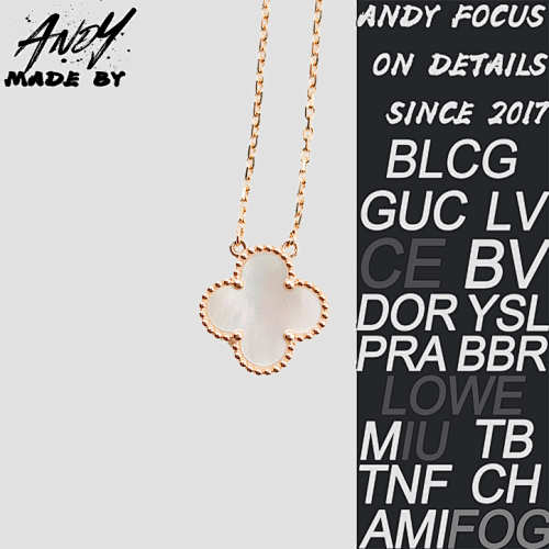 White Mother-of-Pearl Single Flower Necklace Rose Gold