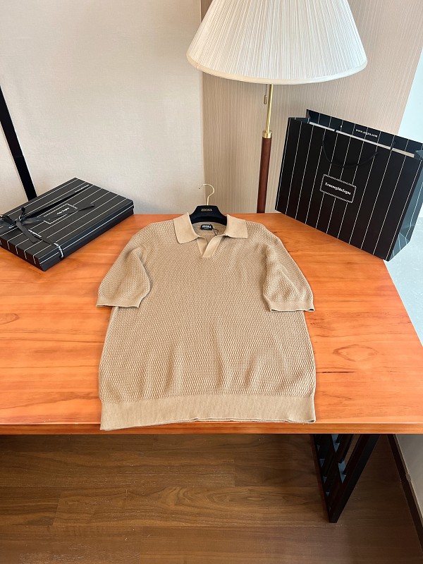Buttonless Polo