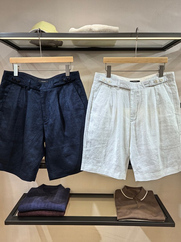 EZ Linen Casual Shorts Made From 100 Natural Linen Feature A Unique Waistband Design That
