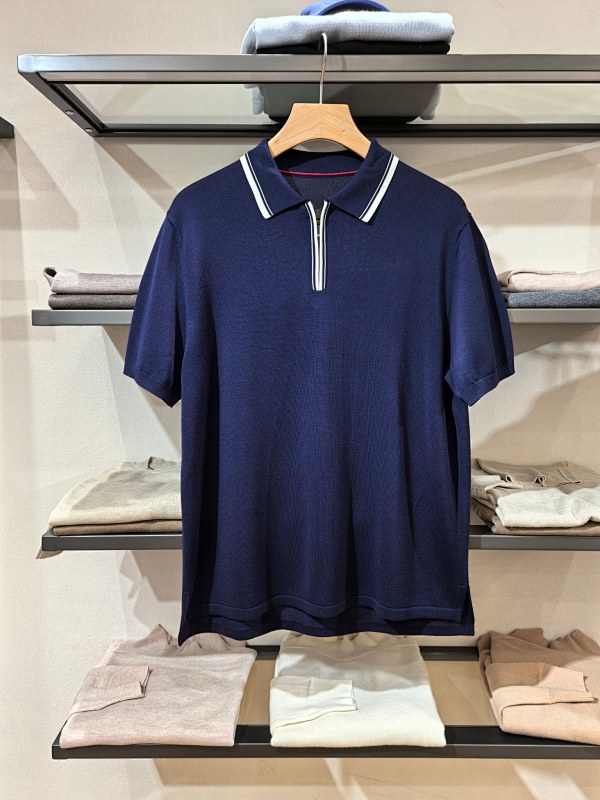 LP's New Short-sleeved Polo Shirt Made Of Silk And Lyocell Is Cool And Comfortable. It Fea