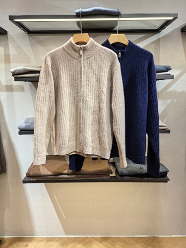 LP Zippered Cardigan Perfect For Both Outerwear And Base Layers Is Suitable For Any Occasi