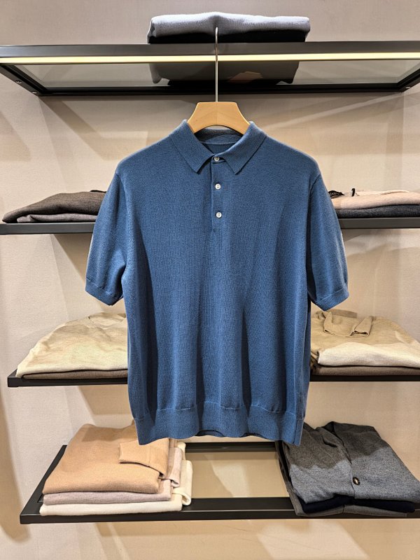 This New Z Brand Short-sleeved Polo Shirt Is A Wool And Tencel Blend Refreshing And Comfor