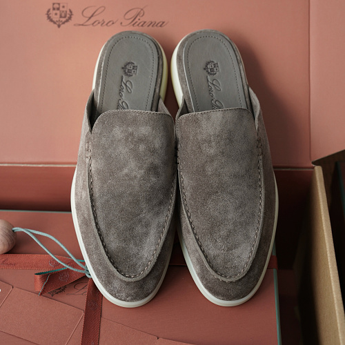 BWwarm Gray